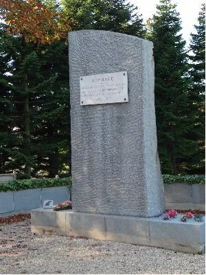 Monument aux victimes civiles dans le cimetière Sainte-Marie du Havre