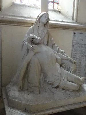 Plaque aux morts de l'église Saint-Éloi de Forges-les-Eaux