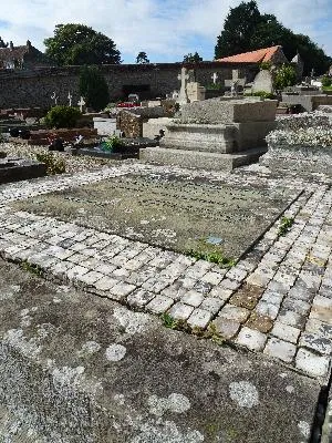 Tombe de Georges de Porto-Riche à Varengeville-sur-Mer