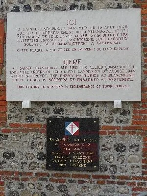 Plaques aux 4e et 10e Commando de Sainte-Marguerite-sur-Mer