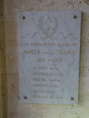 Plaque commémorative aux Orphelins 14-18 de la Mairie d'Elbeuf-sur-Seine