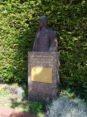 Monument aux aviateur Guerin et Maridor au Havre