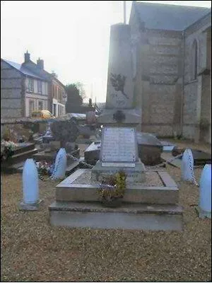 Monument aux morts de Daubeuf-Serville