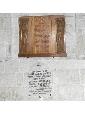 Plaque commémorative église de Saint-Aubin-sur-Mer