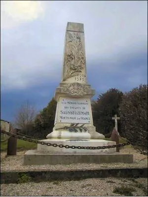 Monument aux morts de Sausseuzemare-en-Caux