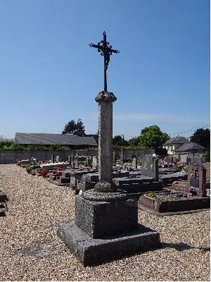 Calvaire du cimetière de La Neuville-Chant-d'Oisel