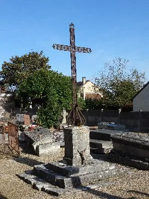 Calvaire du cimetière de Saint-Aubin-Celloville