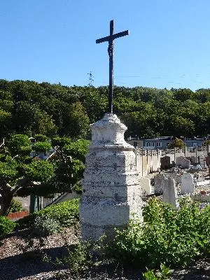 Croix de cimetière de Grand-Couronne