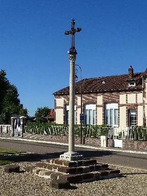 Croix de cimetière de Beaubec-la-Rosière