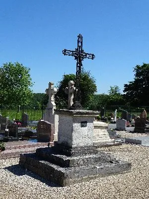 Calvaire du cimetière de Montmain