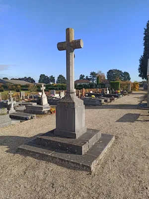 Calvaire du cimetière de Franqueville-Saint-Pierre