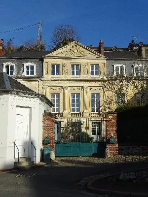 Demeure du XVIIIe siècle située 16 rue de la République à Caudebec-en-Caux