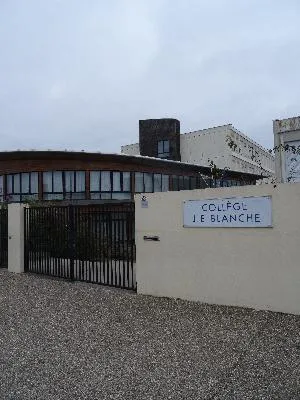 Collège Jacques-Emile Blanche de Saint-Pierre-lès-Elbeuf