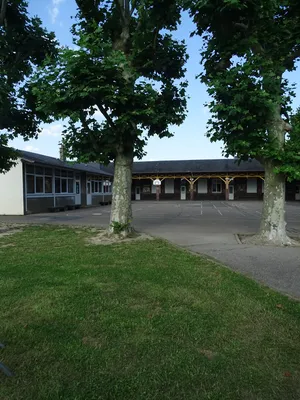 École élémentaire Albert Camus à Saint-Pierre-lès-Elbeuf
