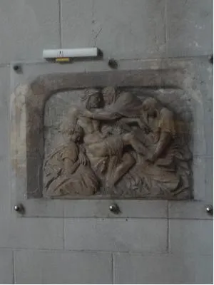 bas-relief : les Saintes femmes au tombeau