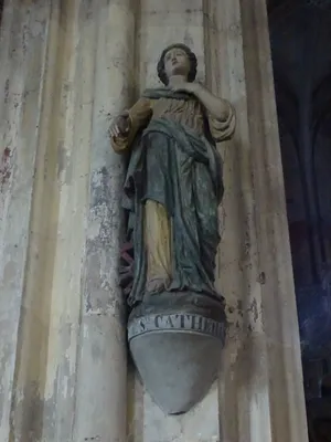 statue : Sainte Catherine