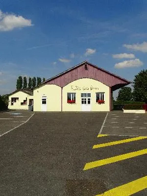 Salle des Fêtes Roger Cressant à Cuy-Saint-Fiacre