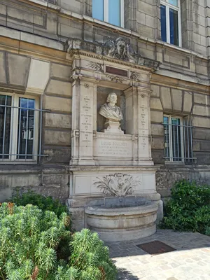 Fontaine Louis Bouilhet à Rouen