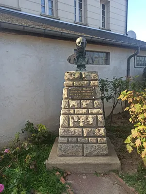 Statue Hector Malot à La Bouille