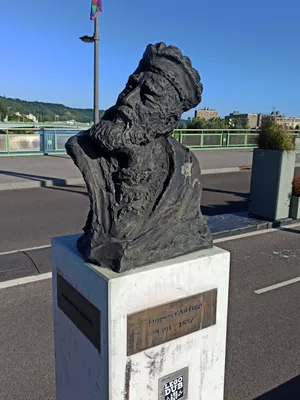 Buste de Jacques Cartier sur le Pont Boieldieu à Rouen