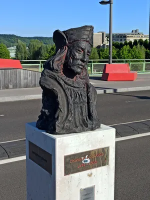 Buste de Christophe Colomb sur le Pont Boieldieu à Rouen