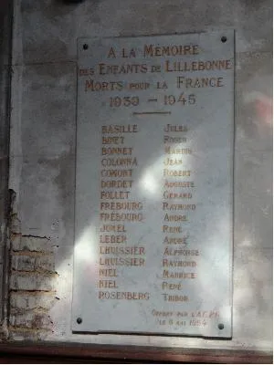 Plaque aux morts 1939-1945 de l'église Notre-Dame de Lillebonne