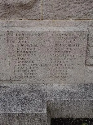 Monument aux morts du Houlme