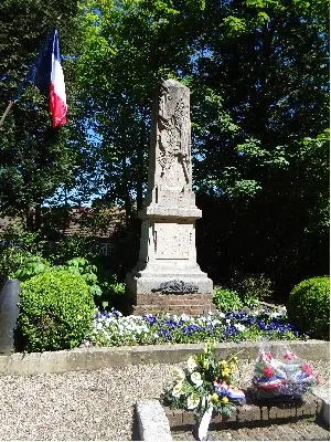 Monument aux morts de Clères