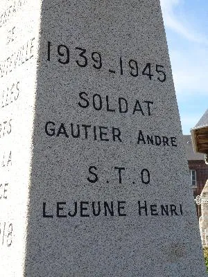 Monument aux morts d'Estouteville-Écalles