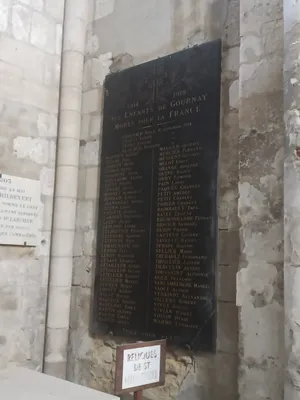 Plaque aux morts de la Collégiale Saint-Hildevert de Gournay-en-Bray