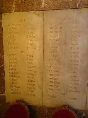 Plaque aux morts d'église Saint-Martin d'Octeville-sur-Mer