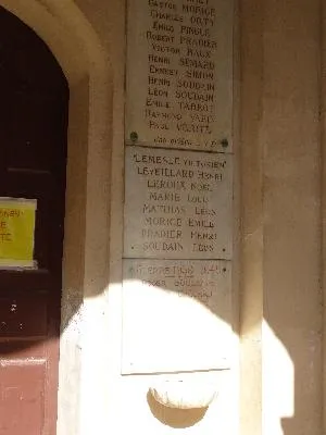 Plaques aux morts de l'église Notre-Dame du Mesnil-Esnard
