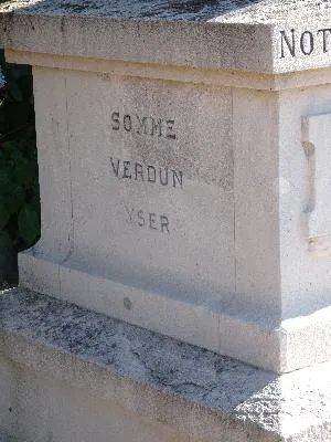 Monument aux morts de Notre-Dame de Franqueville à Franqueville-Saint-Pierre