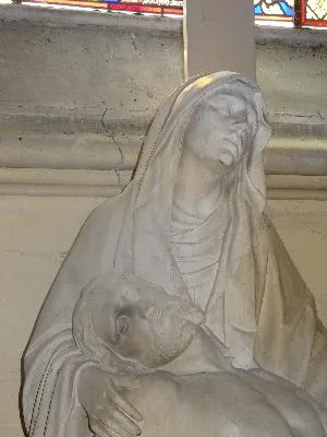 Plaque aux morts de l'église Saint-Éloi de Forges-les-Eaux