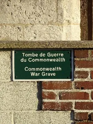 Tombe Soldats du Commonwealth d'Auzebosc