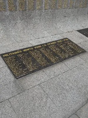 Plaques 1939-1945 sur le Monument aux morts du Havre