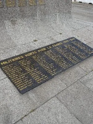 Plaques 1939-1945 sur le Monument aux morts du Havre