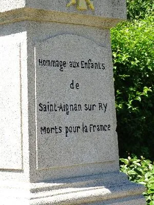 Monument aux morts de Saint-Aignan-sur-Ry
