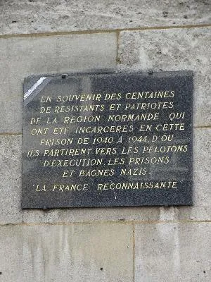 Plaque Résistance 1939-1945 de la maison d'arrêt de Rouen