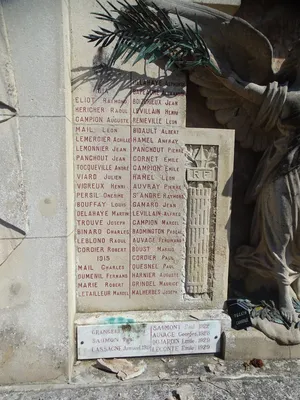 Monument aux Morts du cimetière de Caudebec-en-Caux