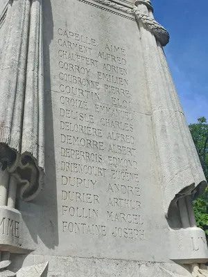 Monument aux Morts d'Aumale
