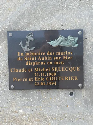 Plaque aux Marins disparus en Mer à Saint-Aubin-sur-Mer