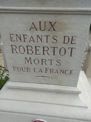 Monument aux Morts de Robertot