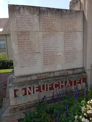 Monument aux Morts de Neufchâtel-en-Bray