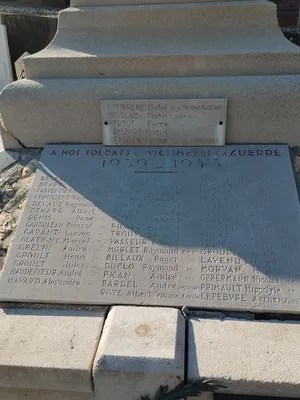 Monument aux Morts du cimetière à Maromme