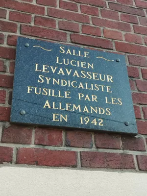 Plaque Lucien Levavasseur au Houlme