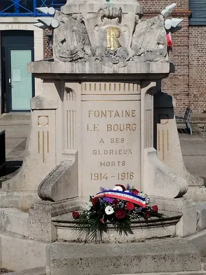 Monument aux Morts de Fontaine-le-Bourg