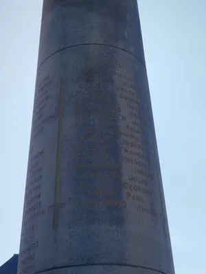 Monument aux Morts de Fontaine-le-Bourg