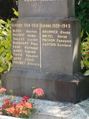 Monument aux Morts de Aubermesnil-aux-Érables