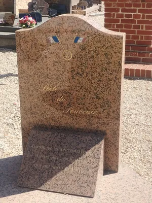 Stèle du souvenir à Ménonval